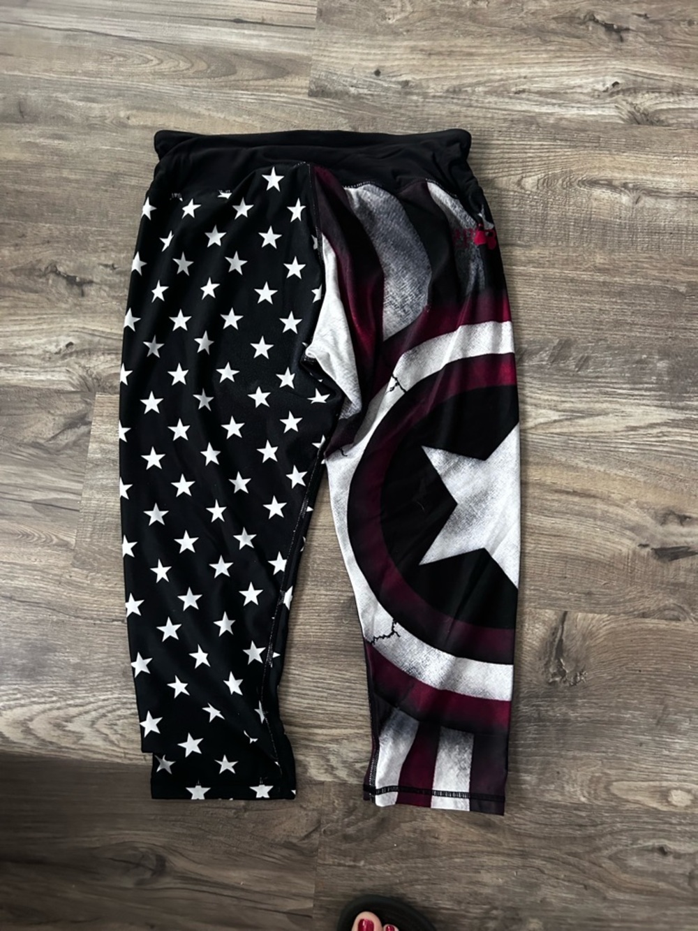2 POOD  Star & Shield Print Leggings - captain America leggings